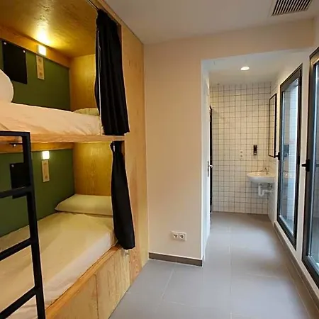 Vtz The Botanic Hostel