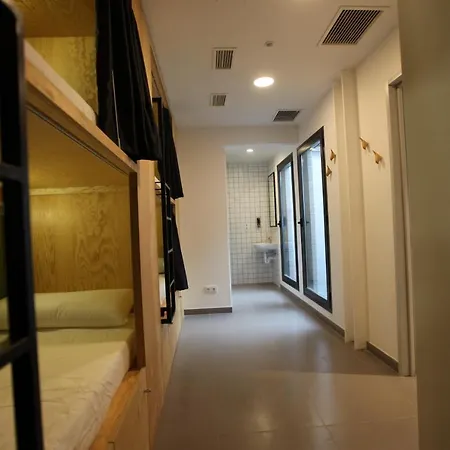 Vtz The Botanic Hostel Saragossa