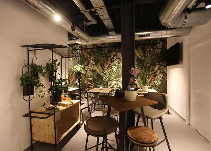 Vtz The Botanic Hostel *